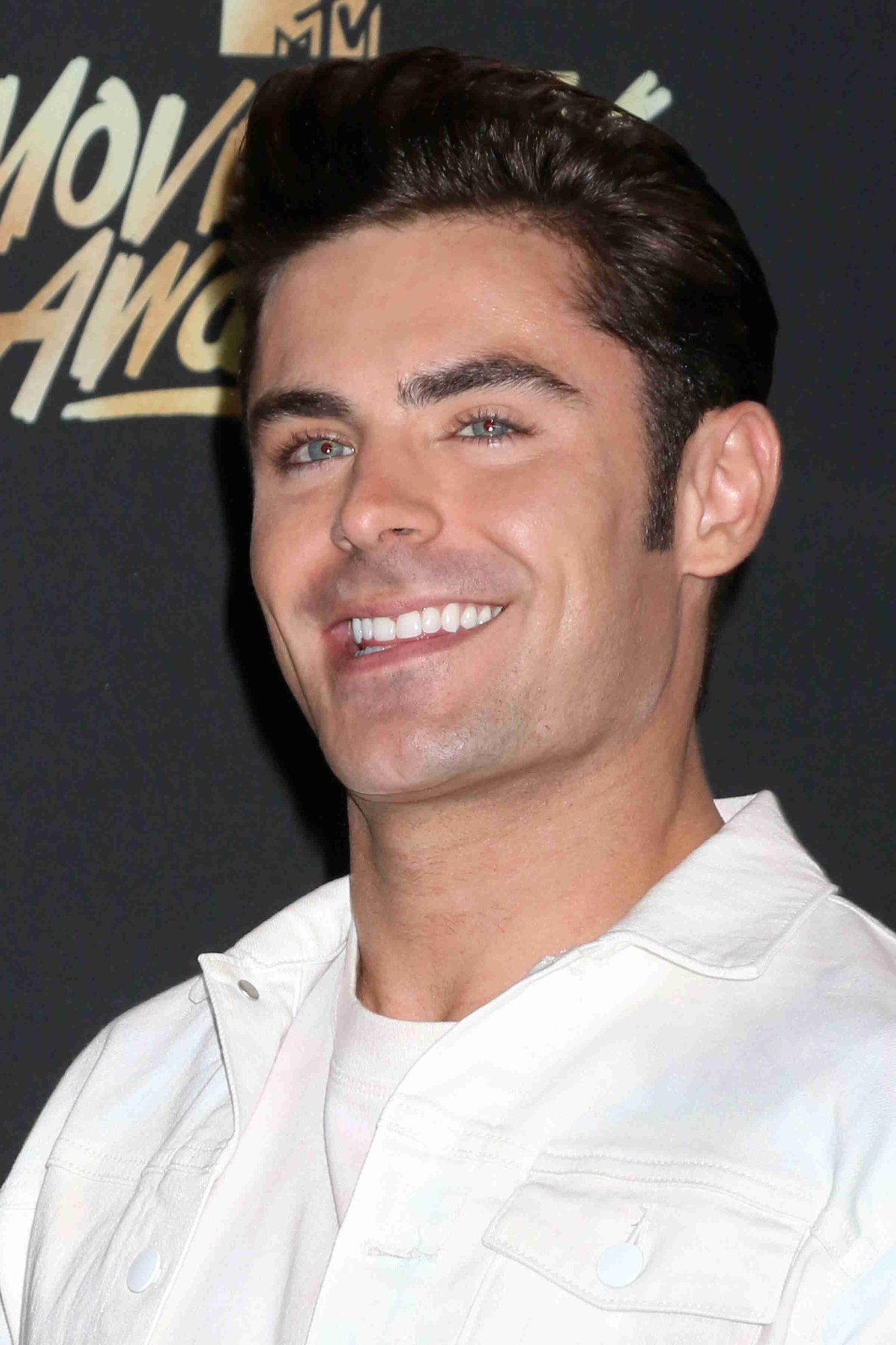 03_Zac Efron