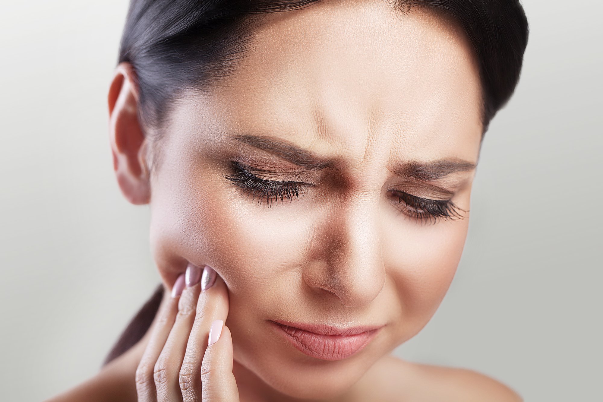 toothache-in-a-young-beautiful-woman-2023-11-27-05-30-09-utc