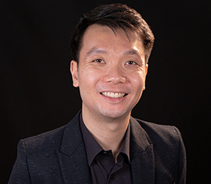  Dr Robin Zhang