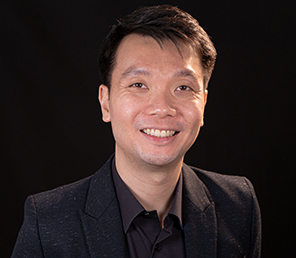  Dr Robin Zhang