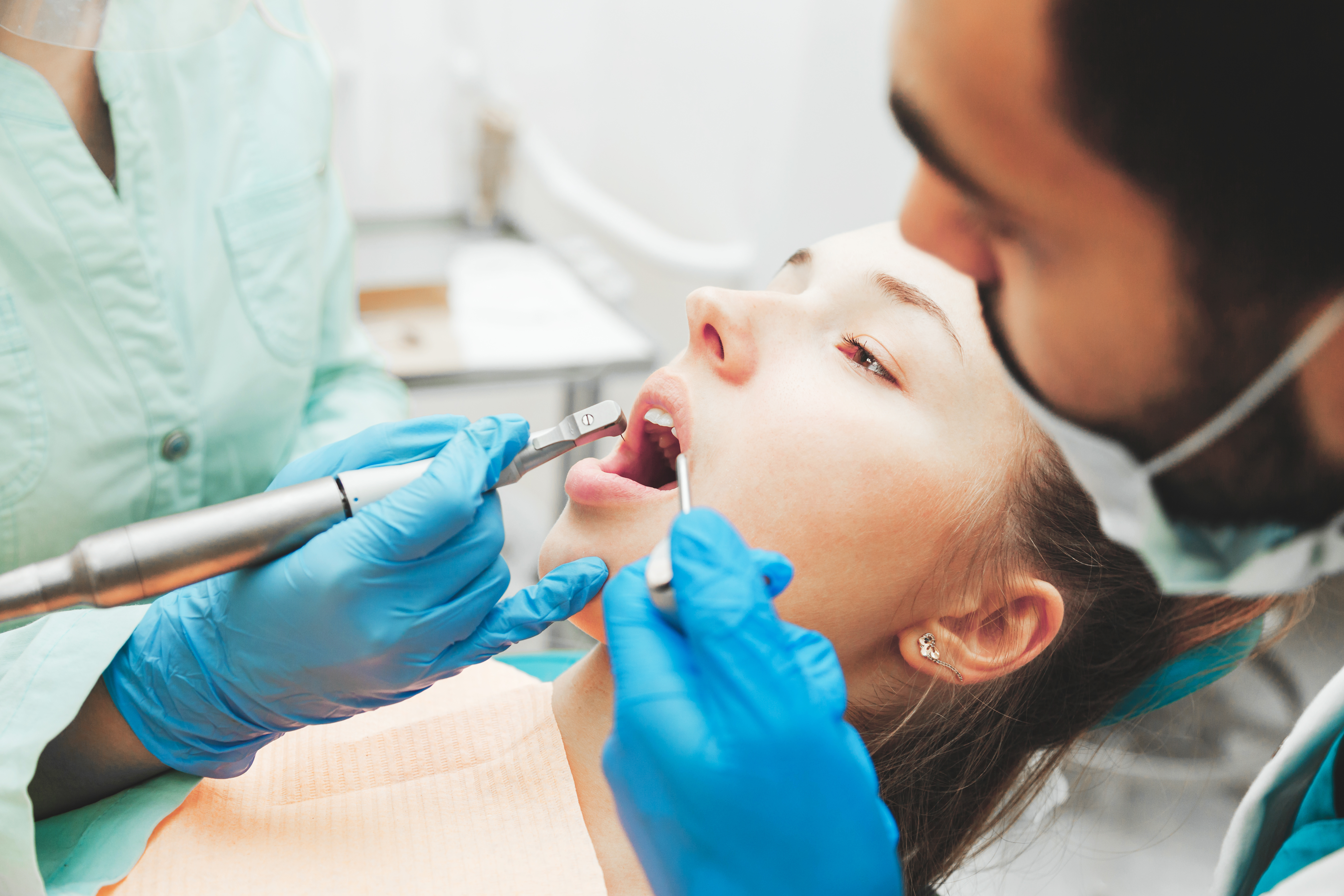 pregnant-woman-at-dentist