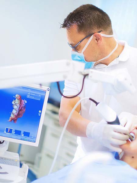 milled-crowns-onlays-and-bridges-digital-dental-care-technology-screen